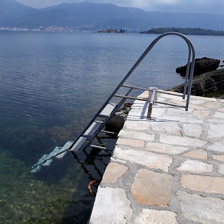 Holiday Home Brinic Tivat Luaran gambar