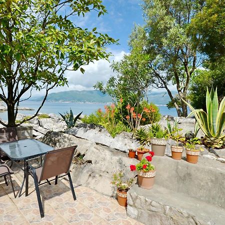 Holiday Home Brinic Tivat Luaran gambar