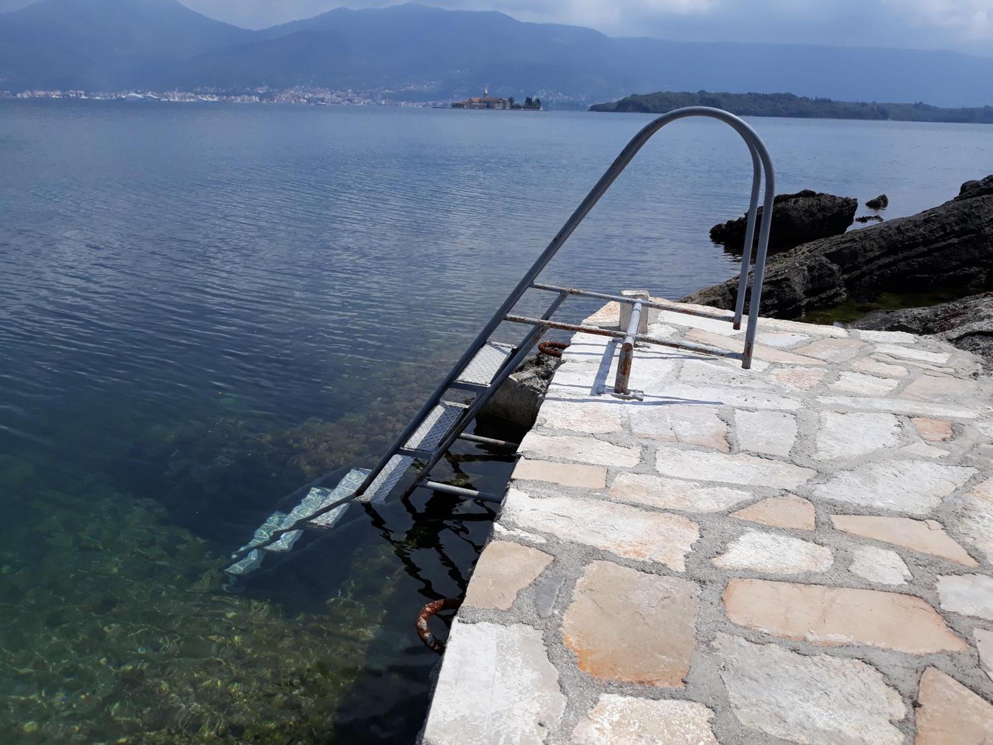 Holiday Home Brinic Tivat Luaran gambar