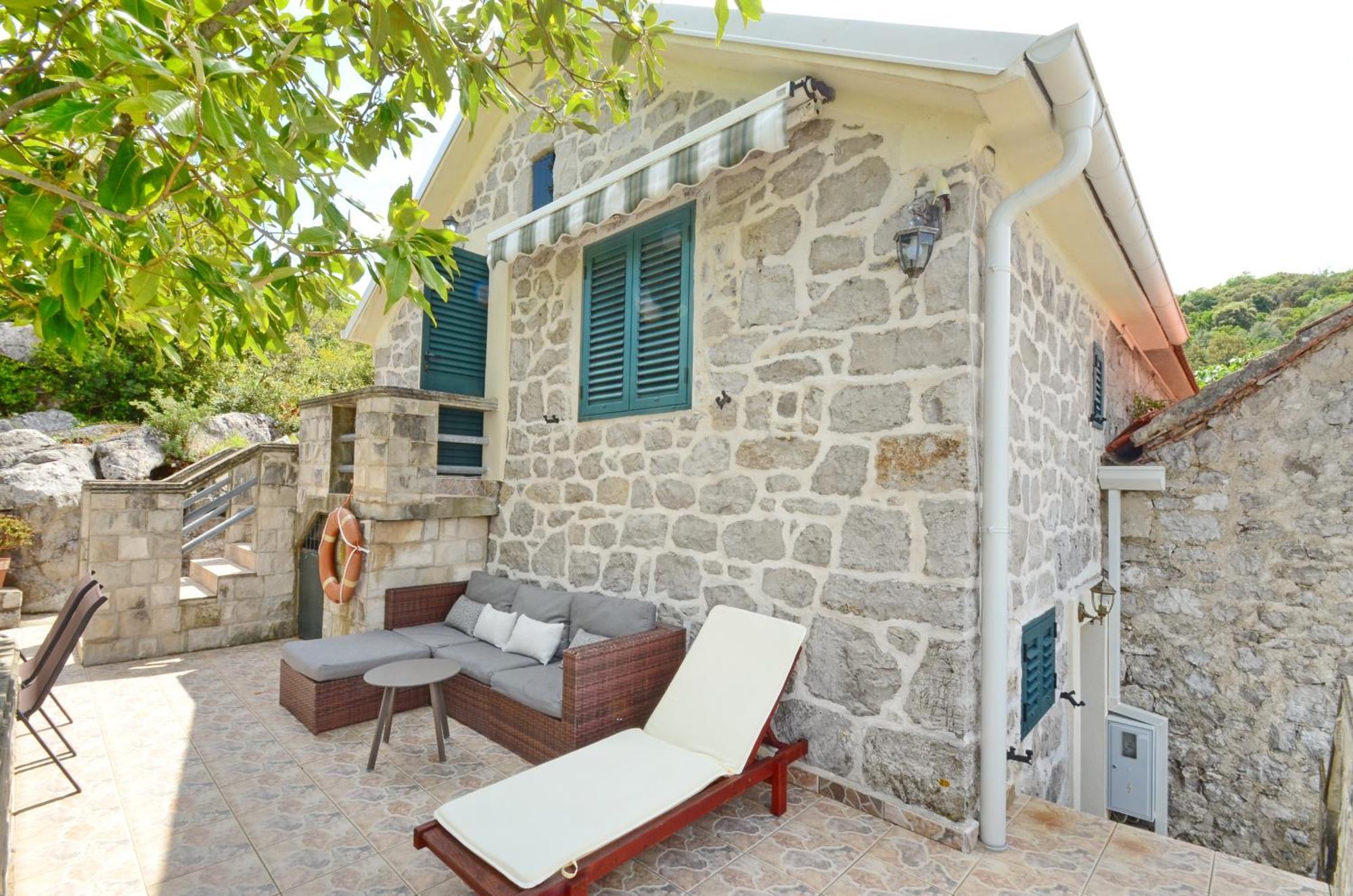 Holiday Home Brinic Tivat Luaran gambar