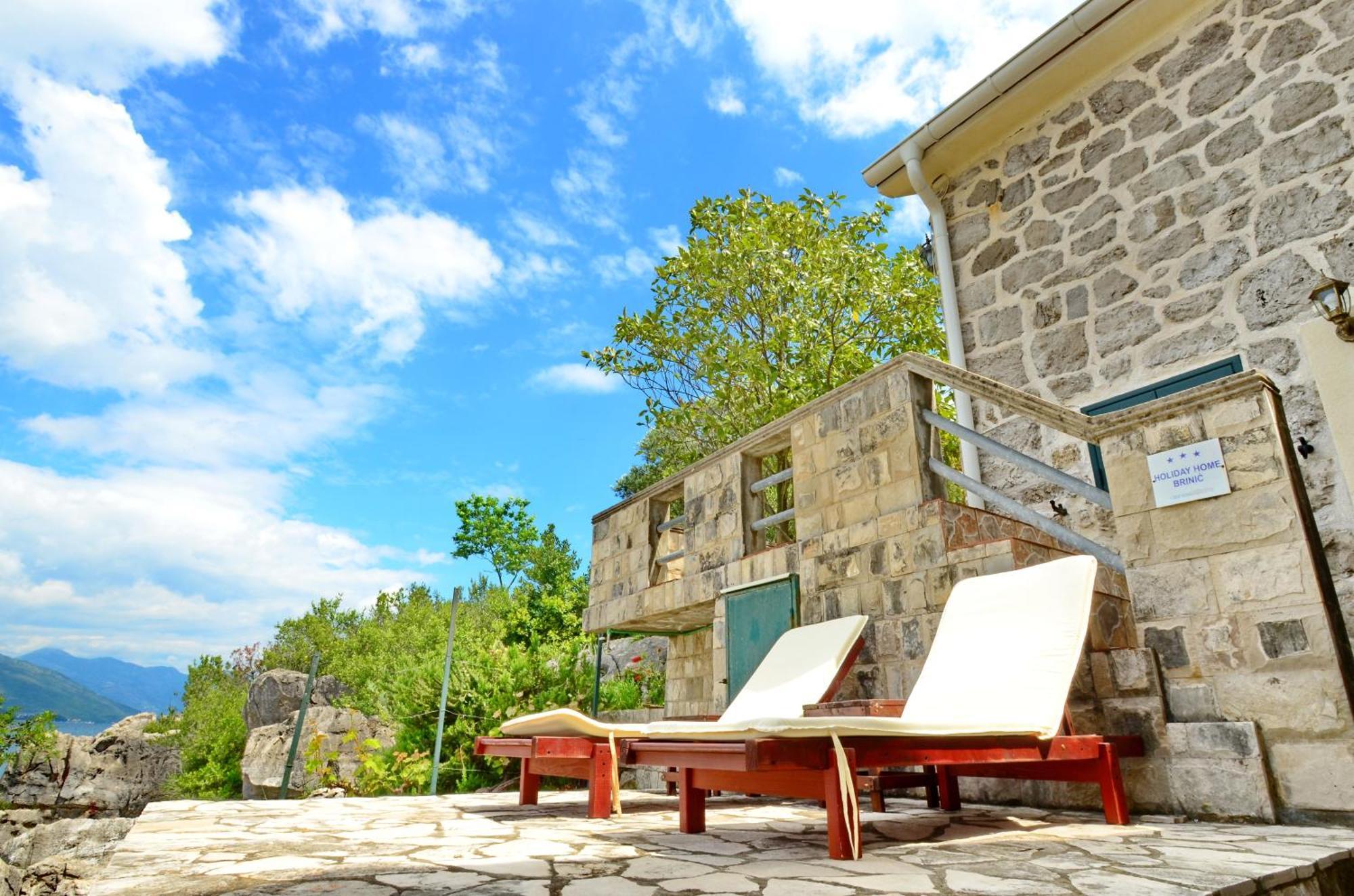 Holiday Home Brinic Tivat Luaran gambar