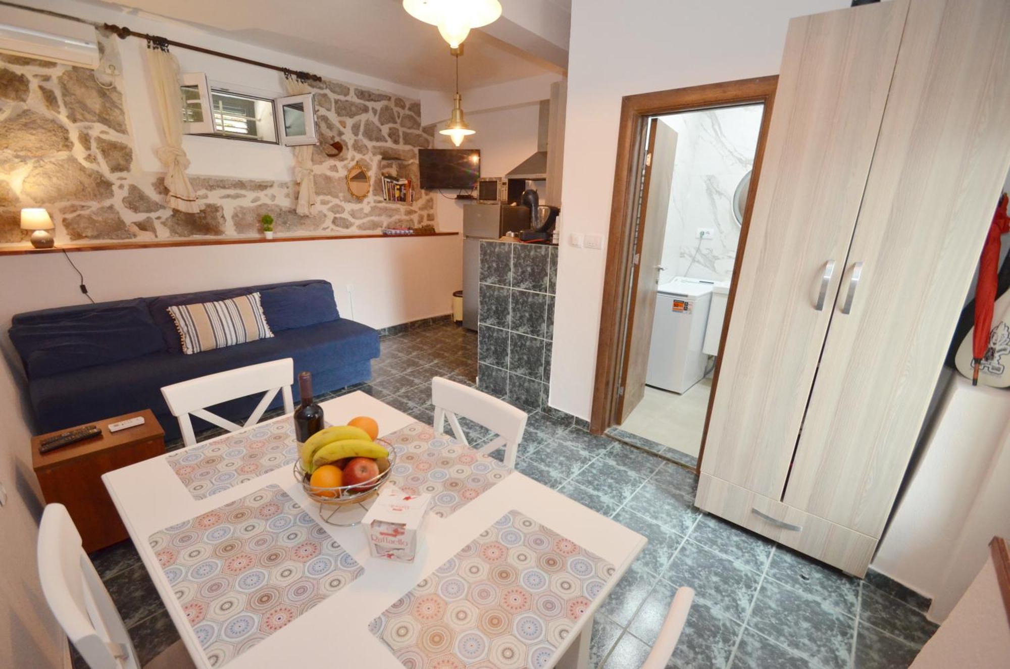 Holiday Home Brinic Tivat Luaran gambar